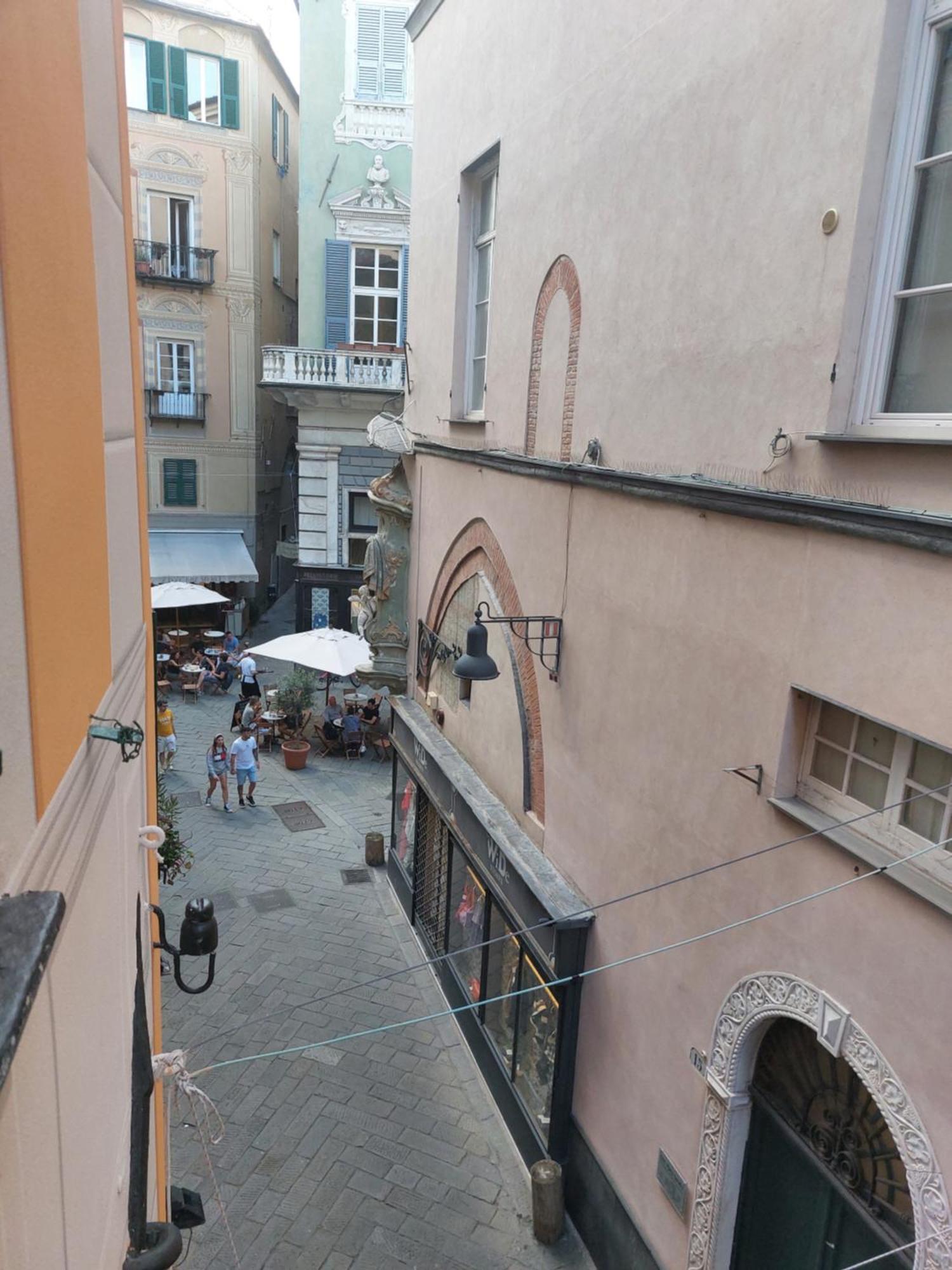 Appartamento Piazzetta La Maddalena Savona Luaran gambar