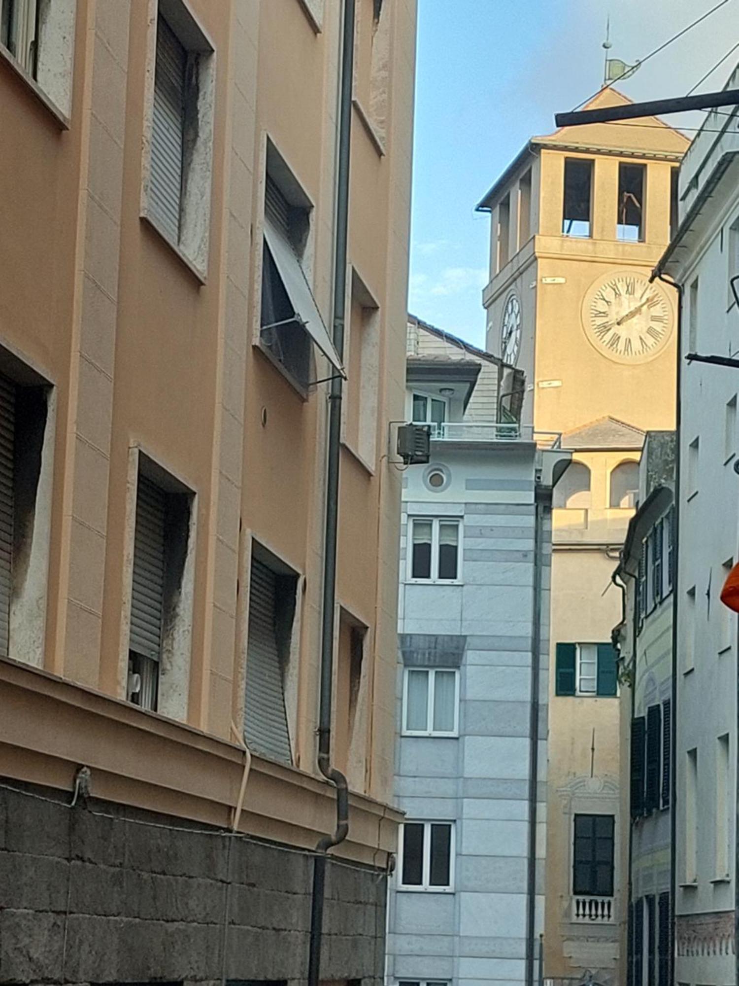 Appartamento Piazzetta La Maddalena Savona Luaran gambar